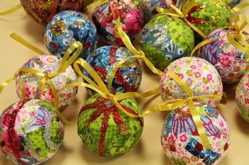 Fabriquer des boules de Nol